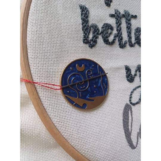 Wizardi 4/5" Night Sky Magnetic Needle Minder